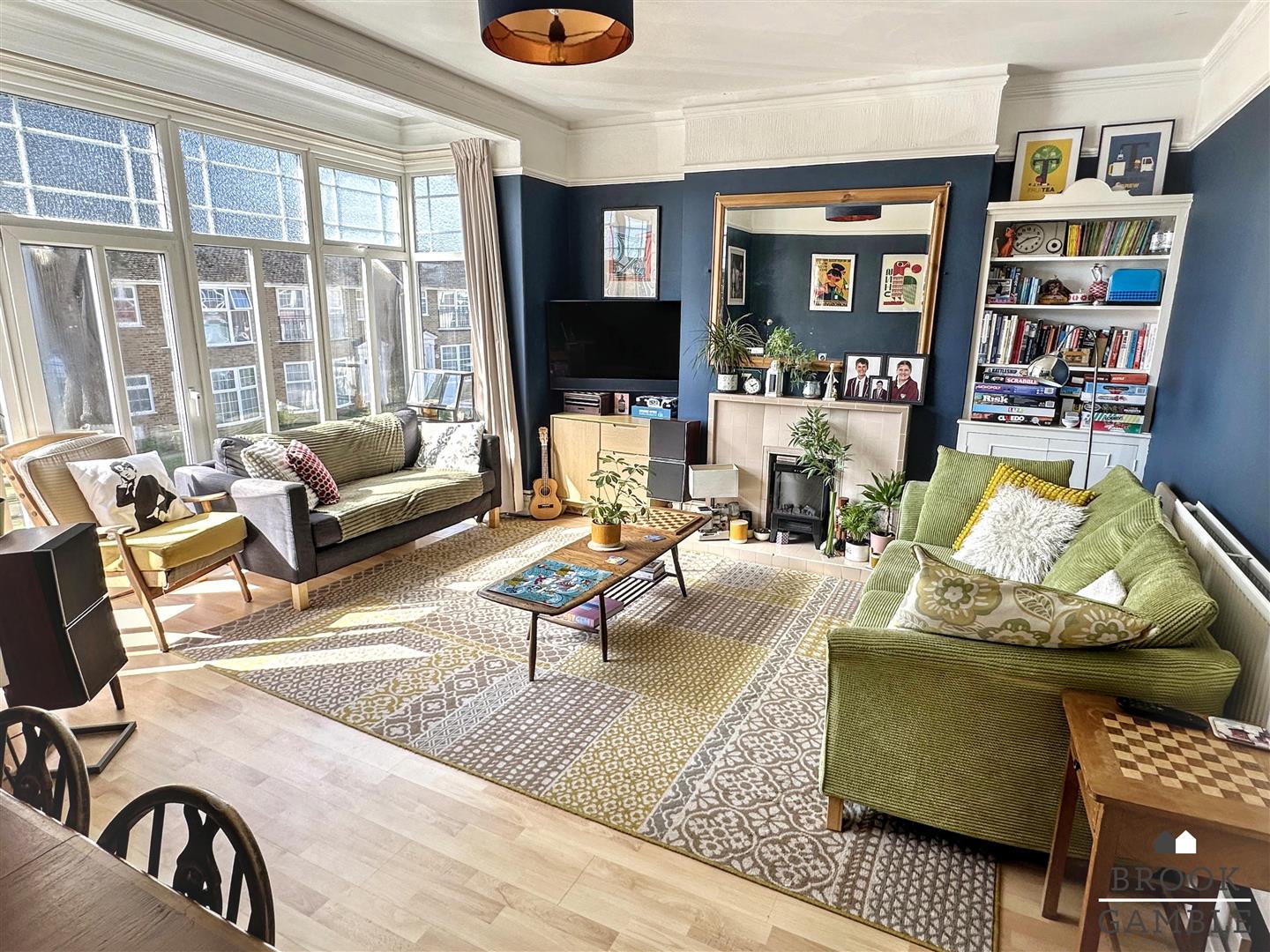 3 Bedroom Maisonette. Vicarage Road in Eastbourne,  22